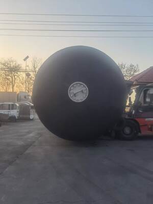 گلگیرهای پر شده با فوم برای جلوگیری از برخورد، ساختار جامد EVA، مناسب برای بنادر، اسکله‌های تفریحی و ایستگاه‌های پهلوگیری صنعتی