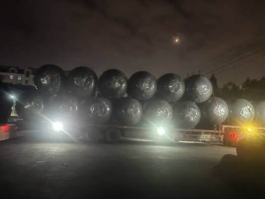 لاستیک فوم پلی اورتان PU Marine Fender با انعطاف پذیری عالی و مقاومت در برابر استرس های زیست محیطی دریایی