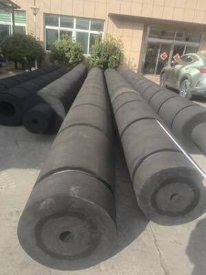 سختی 70-85A کشتی های کشنده Fenders نیروی سنگین ظرفیت بار قالب و اکستروژن کشتی های محافظ دریایی پایدار راه حل